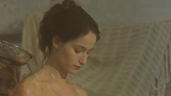 Schar hungriger deutsche hausfrau hat sex Kerle fickt dicke hellhaarige Mama hart in den Mund