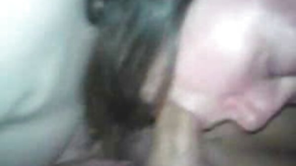 Brünette mit flacher Brust gibt Tugjob vor intime hausfrauen xhamster einer POV-Kamera