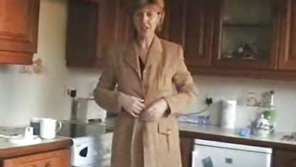 Schlanker hausfrauen sextreffen und sexy Teenie wird von hinten hart gefickt