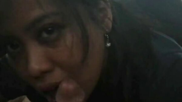 Arschige und super vollbusige sexy nackte hausfrauen Shemale im Bikini Angee Conty