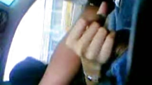 Superfette schmutzige alte Schlampe benutzt schwarzes Spielzeug, um ihre reife hausfrauen xnxx Fotze zu ficken