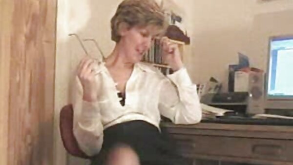 Das leidenschaftliche Teenie-Mädchen Jewel wird hausfrauen sexkontakte in einer Missionarsstellung durchgeknallt