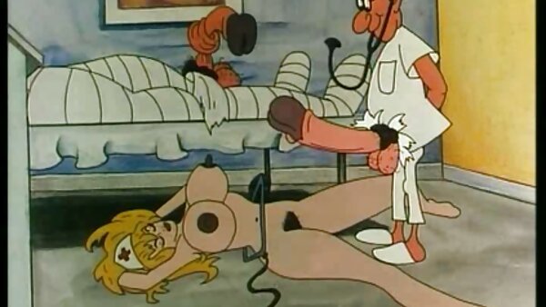 Blonde, pummelige Schlampen lutschen hausfrauen pornofilme zwei hungrigen Kerlen die Schwänze