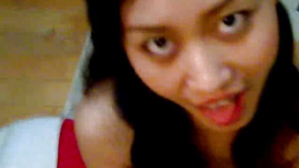 Sexy Satomi Suzuki gibt sinnlichen Blowjob private hausfrauenpornos und Tittenjob