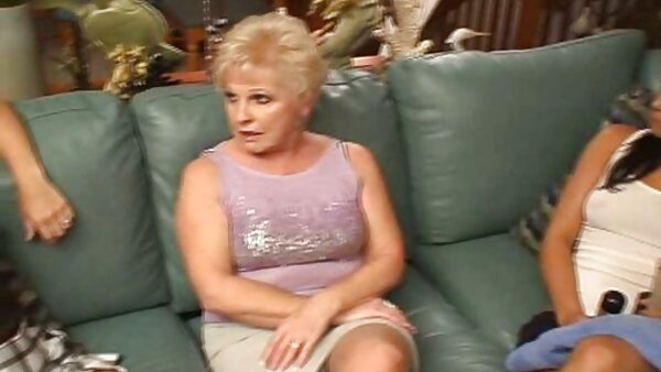 Die leidenschaftliche Sekretärin Veronica geile hausfrau sucht sex Clark hat schmutzigen Analsex mit ihrem Boss