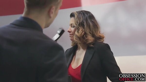 Zickige Studenten mit Brille Amirah Adara bekommt ihren hausfrauen date Anus zugeschlagen und gedehnt