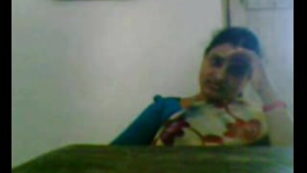 Die wunderschöne brünette Schlampe Amia Miley wird von geile hausfrauen sex ihrer geilen Freundin gefickt