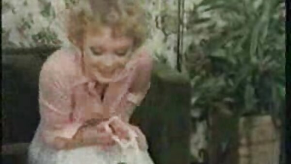 Die sinnliche brünette Schönheit Serilla Lamante fingert und fickt sich hausfrauensex privat selbst