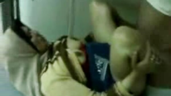 Diese Expertin für Schwanzlutschen weiß wirklich, wie sie jeden Zentimeter nackte mollige hausfrauen ihres Mundes zu nutzen hat