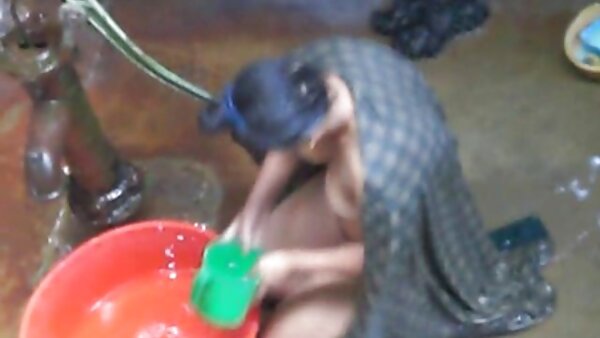 Die sexy asiatische hausfrauenfilme Cheerleaderin Sami Parker wird gefickt und mit Sperma gefüttert