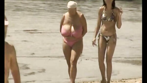 Die blonde Schlampe und sie sucht ihn hausfrau ihre versaute brünette Schlampe teilen sich eine saftige Wurst