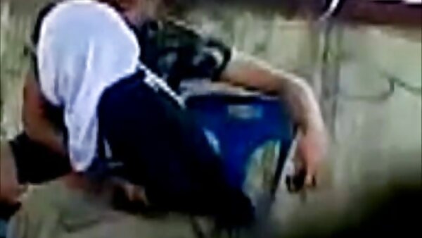 Heißes Gruppensex-Video mit deutsche hausfrau sex den Pornostars James Brossman, Szilvia Lauren, Jenny und Tina Hot