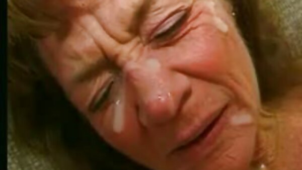 Verspielter molliger Teenie in rosa Dessous bekommt süßen Muff geleckt hausfrauen sex kontakt