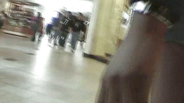 Die rothaarige Hacke Ashlyn Molloy genießt deutscher hausfrauensex es, ihre haarige Möse zu masturbieren