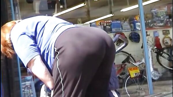 Die verwöhnte Nymphomanin Liza Rowe lässt sich reife hausfrauen privat auf ihre sexy Füße abspritzen