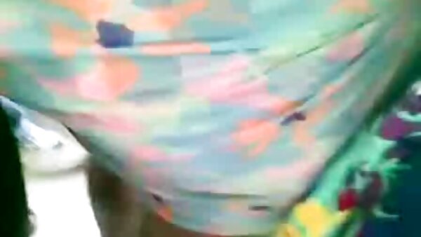 Sexappeal Russin über 50 hausfrau sucht taschengeld Ptica masturbiert in Handschuhen