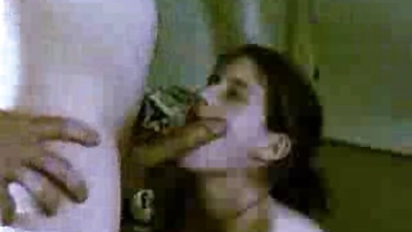 Wunderbare blonde Studentin Amber Jensen sexkontakte zu hausfrauen wird geschlagen und gibt BJ