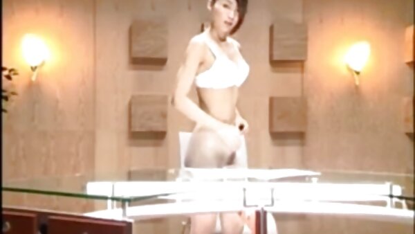 Gut geformter versauter Sexpott mit schwarzem Kopf wird hardcore doggy way pornobilder hausfrauen muffbusted