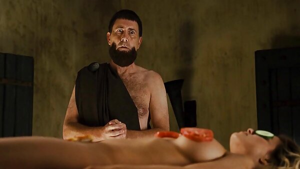 Lustvolle blonde Süße mit engem Hintern wurde doggy gierig deutsche hausfrauen bumsen überfallen