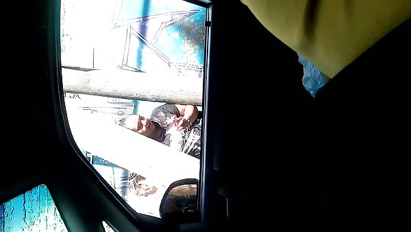 Hervorragender Blowjob von sexy nackte hausfrauen wunderschöner brünetter Teenie-Bimbo