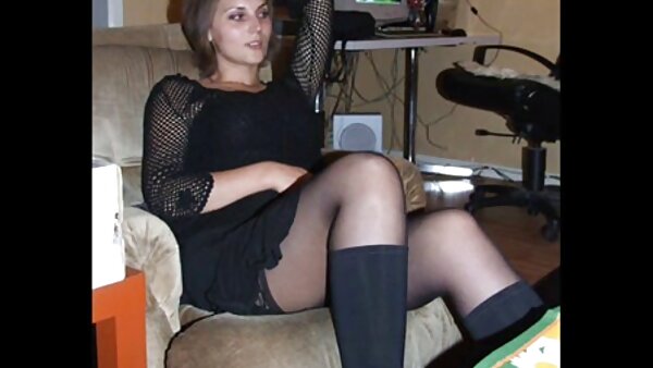 Göttliche Küken entblößen ihre sexy Körper mollige nackte hausfrauen in Backstage-Szenen