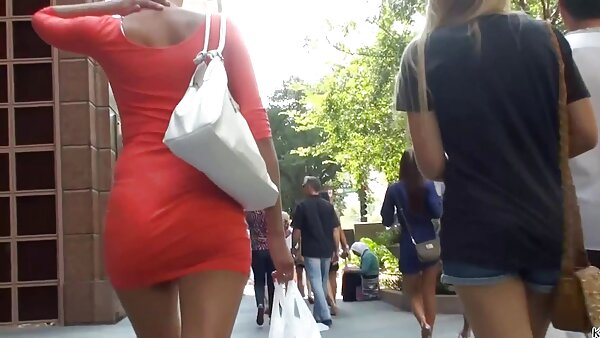 Bootylicious verführerische hausfrauensexvideos Blondine reitet auf großem Schwanz in Cowgirl-Pose