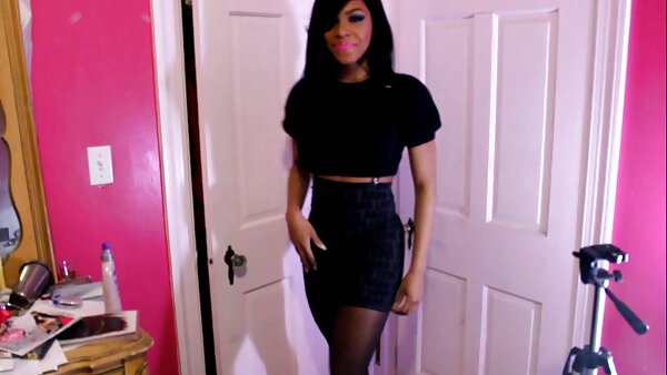 Ein plumper weißer Landstreicher bläst süßen schwarzen Schwanz eines perversen Freaks hausfrauen por