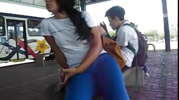 Unersättliche Huren mit schlanken Körpern haben einen hausfrau privat sex Dreier