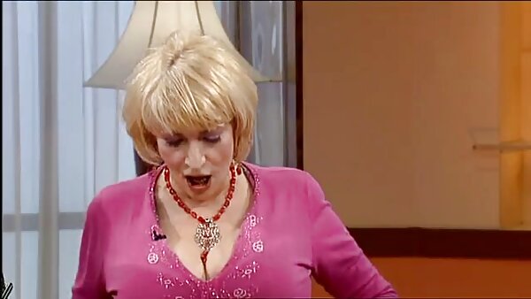 Küken mit flacher Brust bekommt ihre suche hausfrauen sex Muschi mit Elektrogeräten bestraft