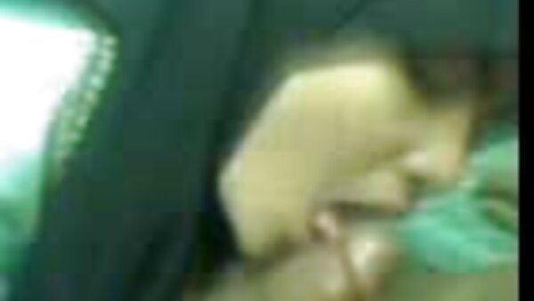 Riesige brünette Nymphomanin lutscht hausfrauen report sex mit Leidenschaft leckeren Lutscher