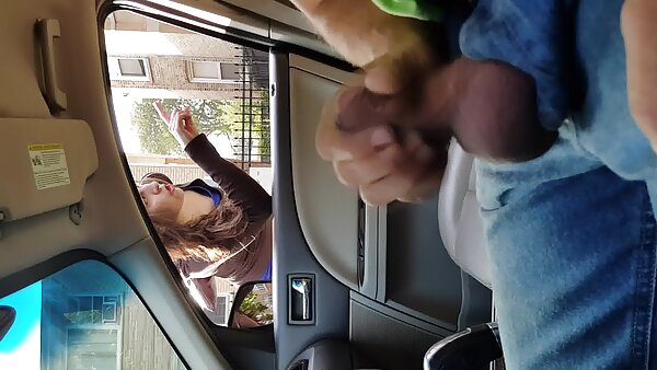 Viele nackte Brünetten und Blondinen werden wild, während sie Fotzen nackte junge hausfrauen necken