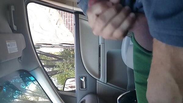 Blonde Verführerin lutscht große kostenlos hausfrauensex saftige Schwanzbälle tief