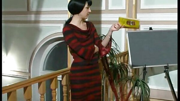 Nackte Blondine mit ihrer sexy xnxx hausfrau Freundin beim Duschen