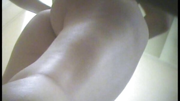 Die fickbare japanische Hacke Tomoka Sakurai reitet einen erregten Wichser und gibt dabei einen Kopf geile hausfrau gesucht