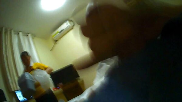 Zwei junge Hengste bbw hausfrauen beglücken eine schöne blonde Füchsin auf die versauteste Art und Weise