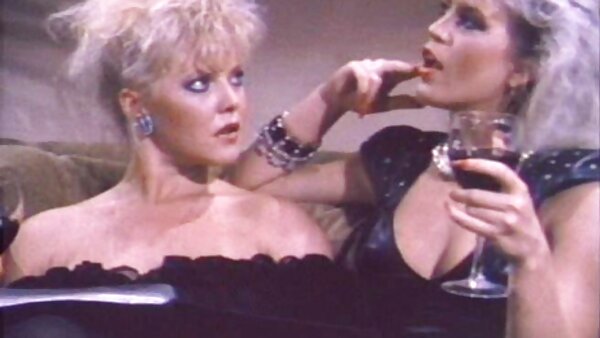 Die geile Asiatin Tsubasa Amami vibriert in ihrer flauschigen geile hausfrauen bumsen Muschi