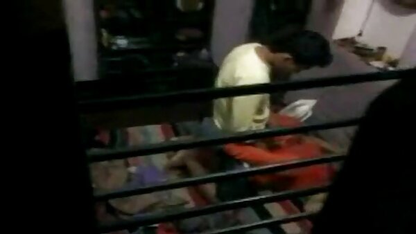 Das begehrenswerte Babe Fuwari zeigt ihre hausfrauenfilme hübsche Muschi in Nahaufnahme