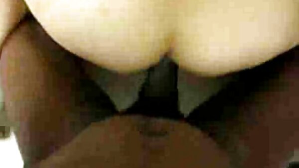 Ladyboy suche hausfrau für sex Lena Kelly zieht die Strumpfhose aus und spielt mit dem kleinen harten Schwanz