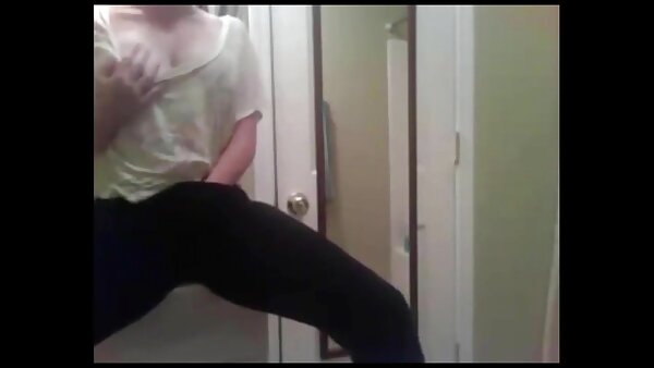 Milf mit großen Titten und harten und frechen sexkontakte hausfrauen Nippeln fickt ihre Fotze mit einem Dildo und spritzt ab