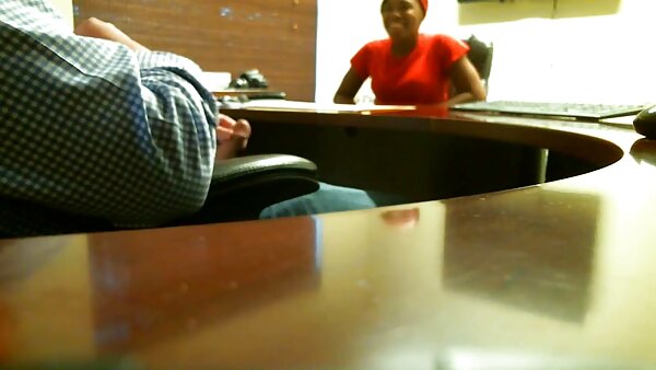 Nur wenige Shemales wichsen und sehen in der Kamera zu junge nackte hausfrauen