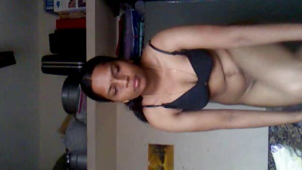 Sinnliche Frau hausfrauen chat Emanuelle in heißem Retrofilm