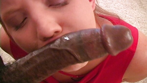 Heiße Brünette wird im Tal private hausfrauensex von hinten in ihr großes Arschloch gefickt