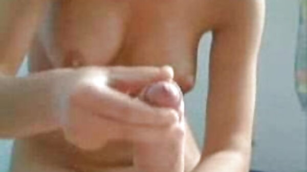 Spritziger und sexy brünetter Teenie aus Bollywood beim private hausfrauen sex Striptease