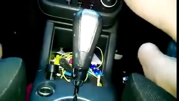 Schmutzige Schlampe mit Tattoos und kleinen Titten wird vor einer POV-Kamera hausfrau bietet sex in den Anus gefickt