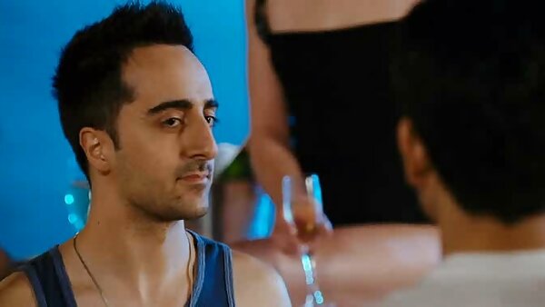 Hungrig nach Schwanz, Schlampe Harmony gibt xhamster hausfrau extremen Deepthroat-Blowjob