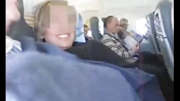 Kagney Linn Karter intime hausfrauen xhamster hält ihre Beine weit offen, wenn sie den Schwanz reitet