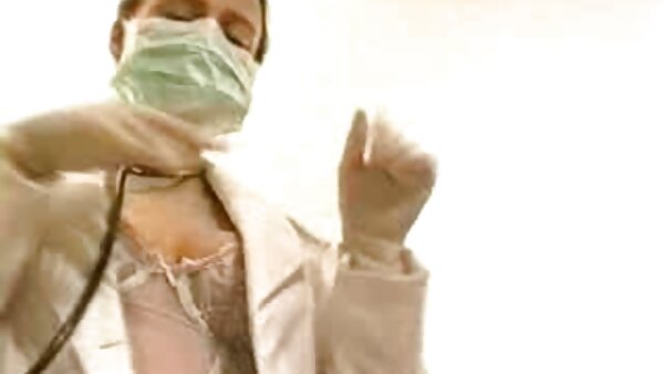 Sicherlich liebt es die superheiße dunkelhaarige Schönheit Sunny Leone, die sexkontakte zu hausfrauen Muschi zu kitzeln