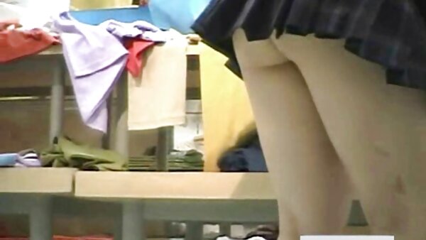 Fugly Brünette Teen reitet erregten Mann Reverse hausfrauen bumsen Cowgirl