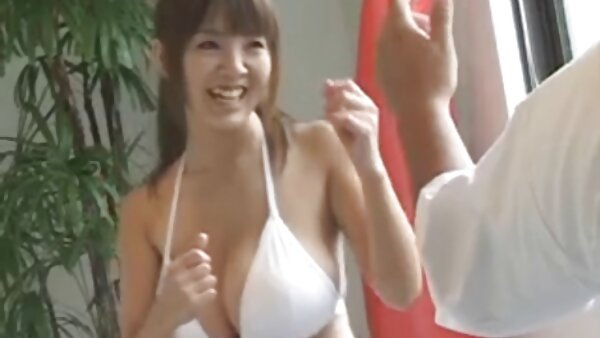 Weißrussische Frau über 40 Di Devi hat eine Affäre mit einem jungen geile hausfrauen ab 60 Mann