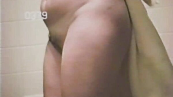 Die langbeinige Brünette Amanda reitet im Auto einen Schwanz geile hausfrauen kontakte rückwärts